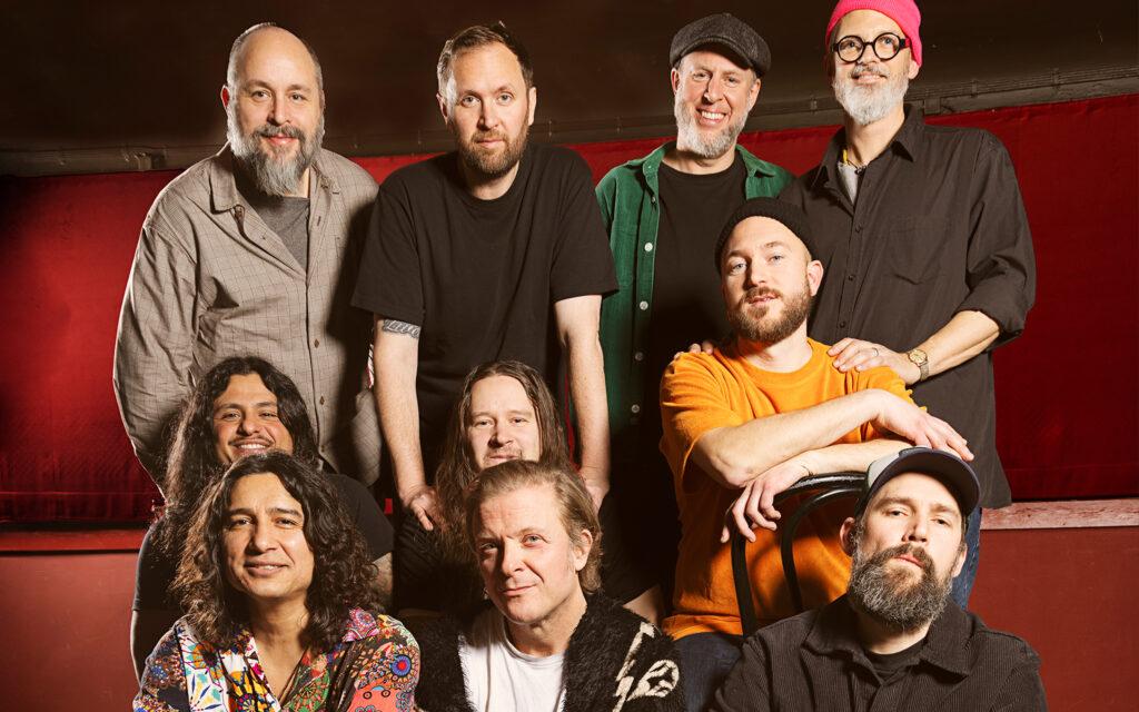 HELT OFF – 20 ÅR PÅ SCEN